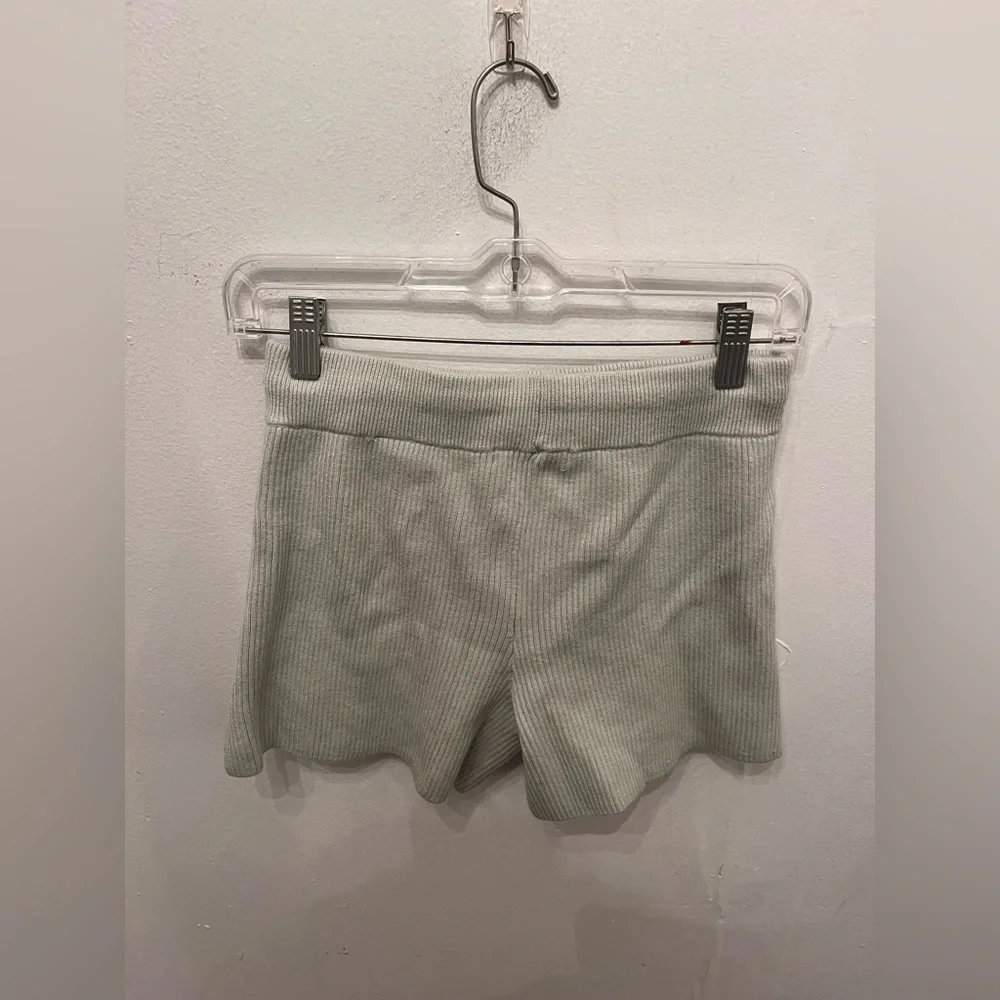 Abercrombie & Fitch XS Knit Short Sage Green Casual